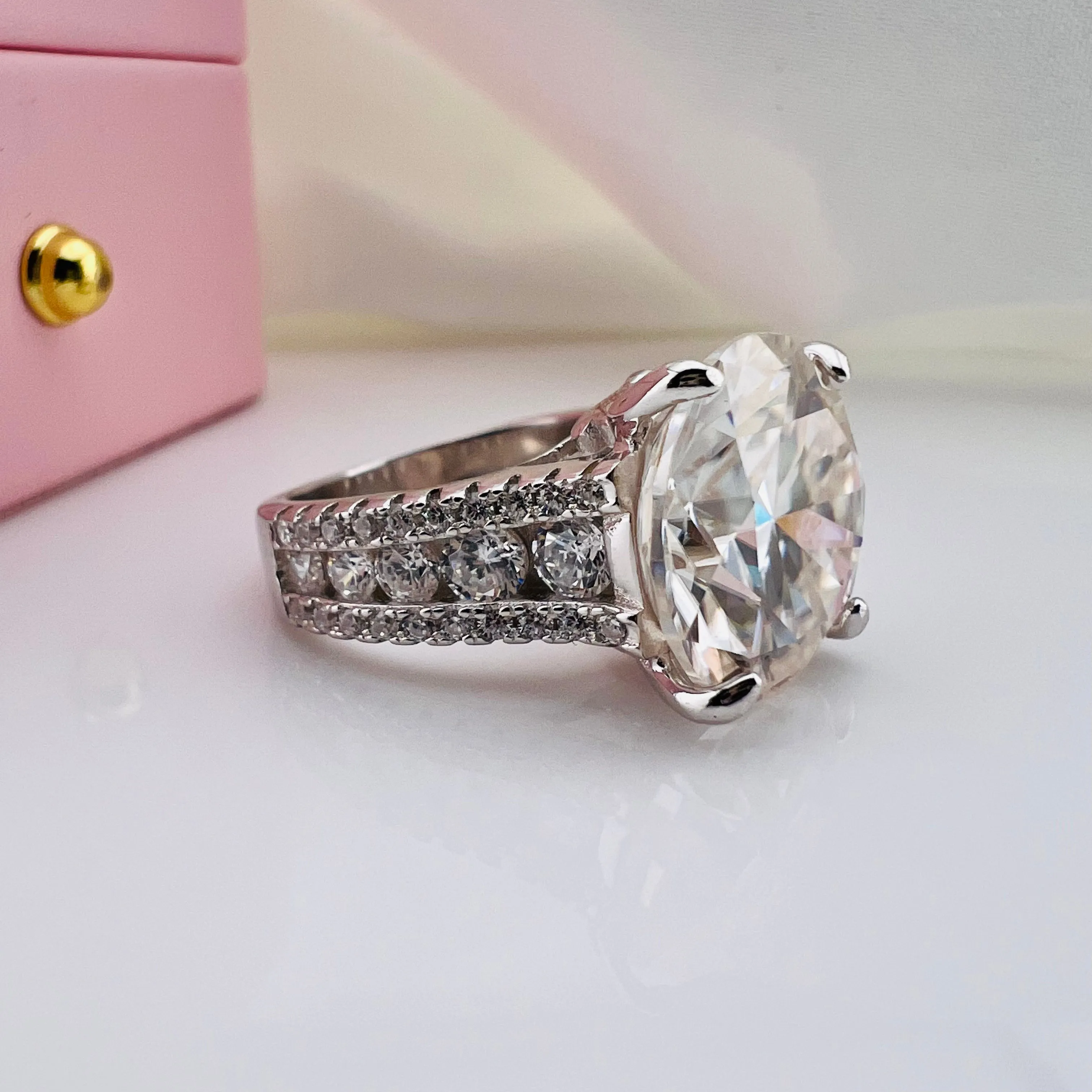 10.0 Ct Round Cut Diamond Engagement Ring
