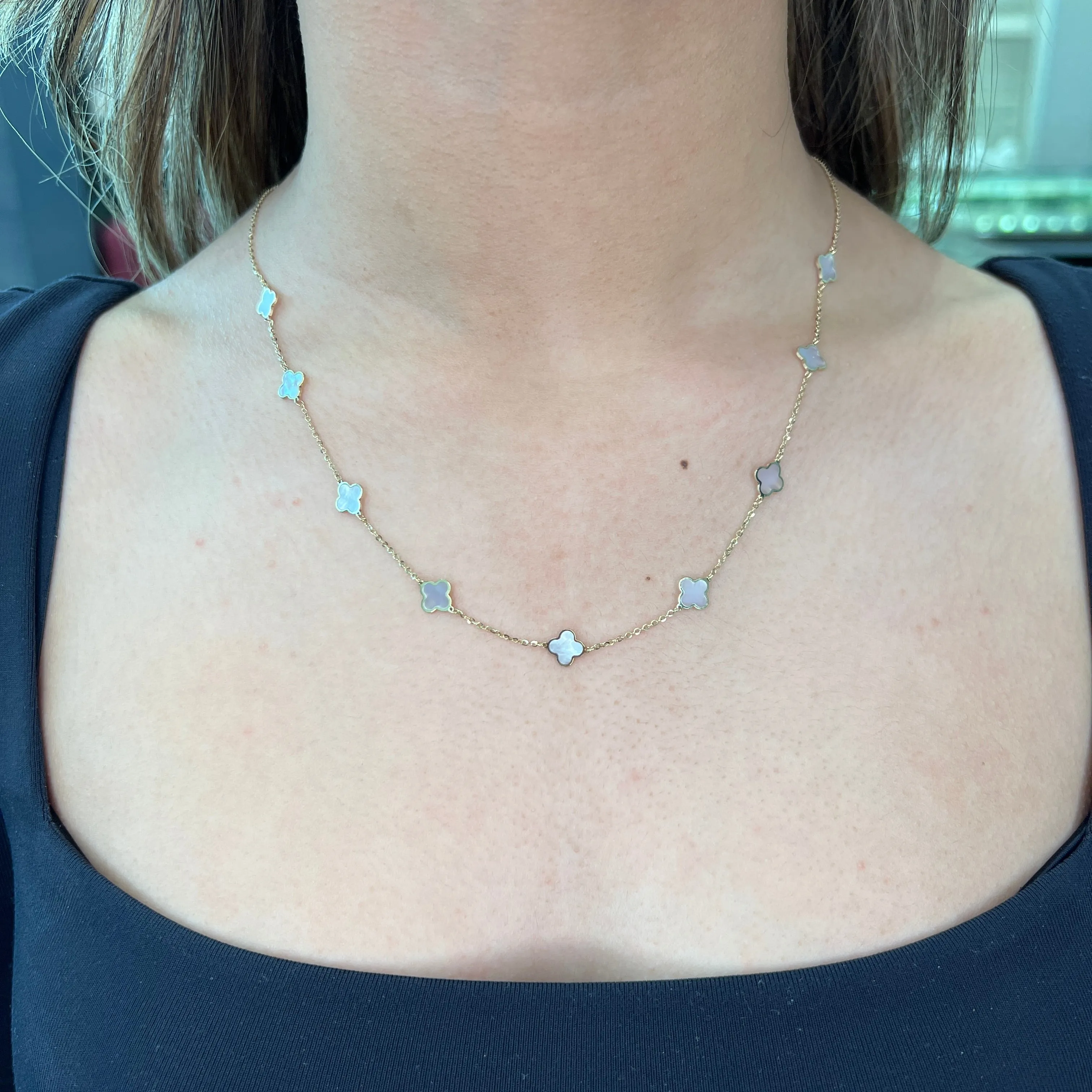 10K Yellow Gold (7mm) Designer Clover Style Mother of Pearl Necklace
