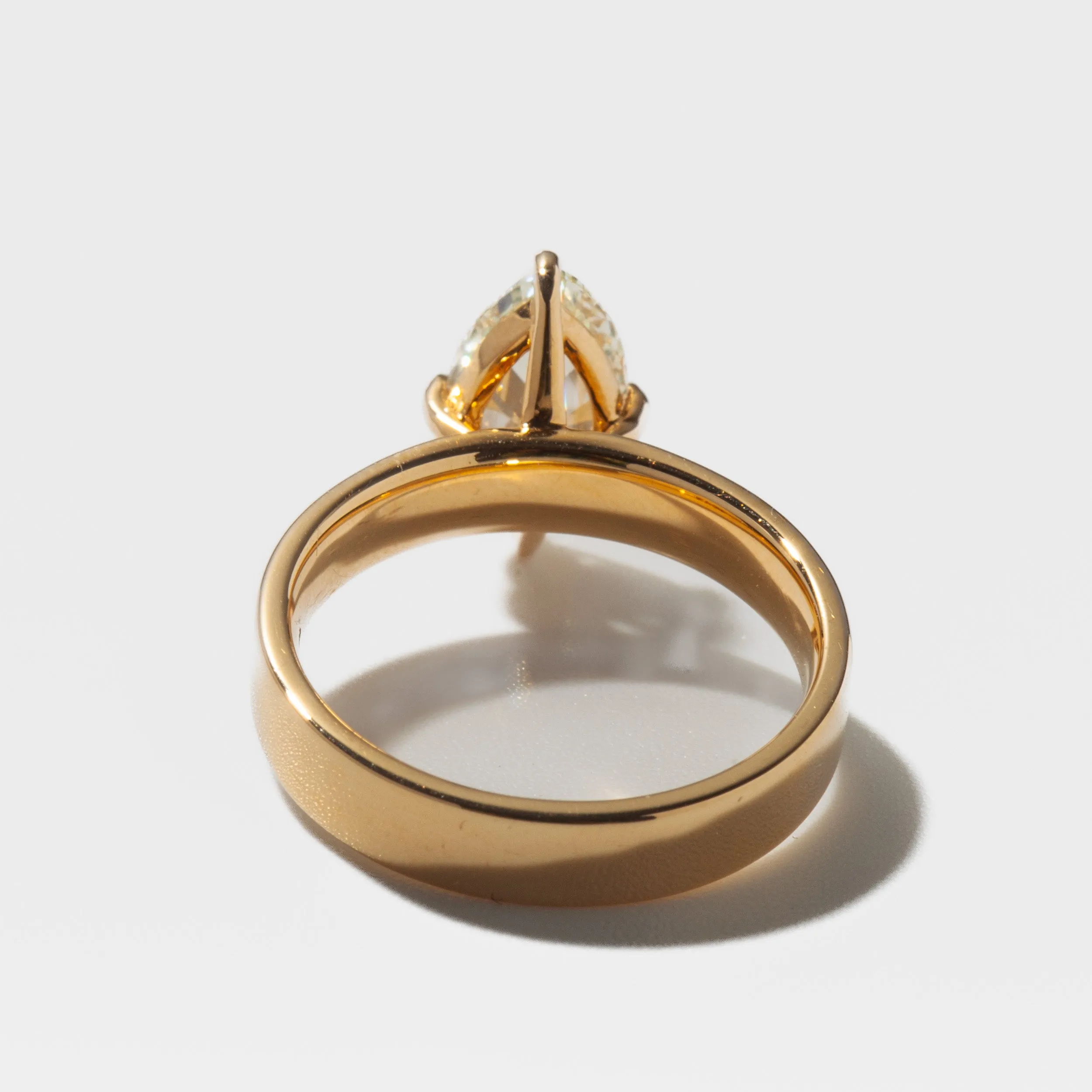 1.52 ct Vintage Moval Diamond Temple Ring