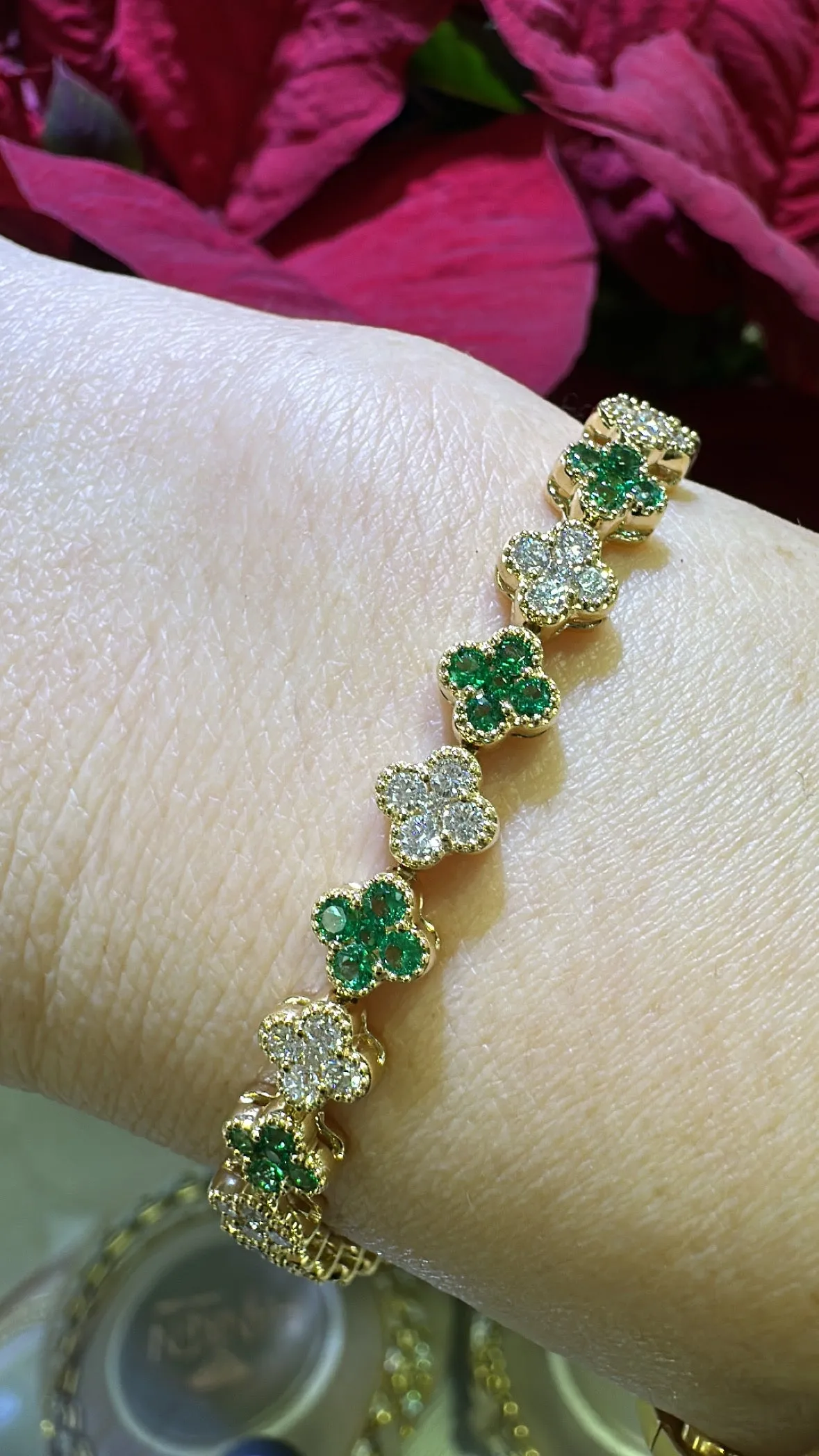 3.43ct tw Emerald Gemstone & Diamond Clover Tennis Bracelet