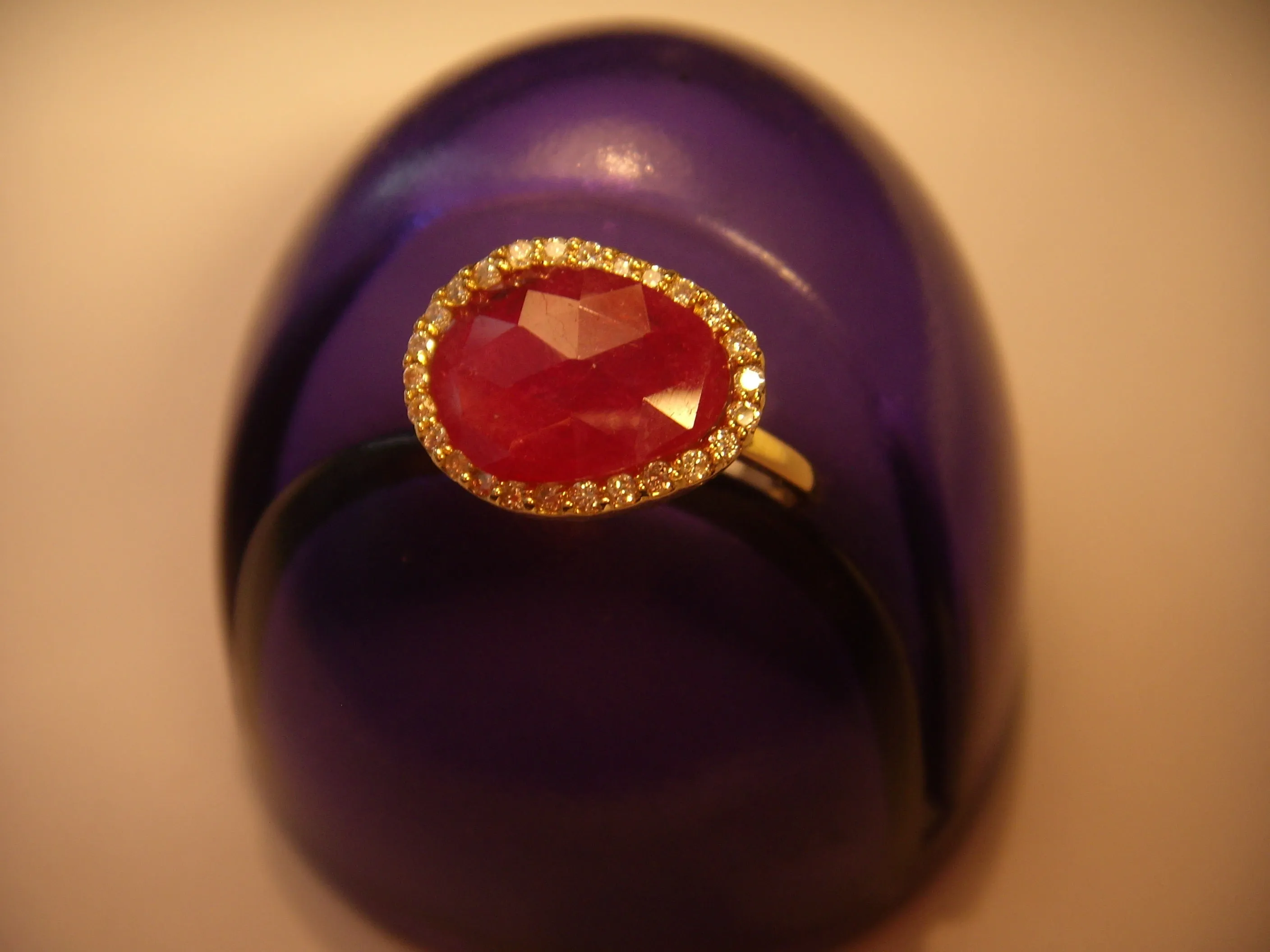 Beautiful Estate 14K Yellow Gold Ruby Diamond Band Fashion Ring