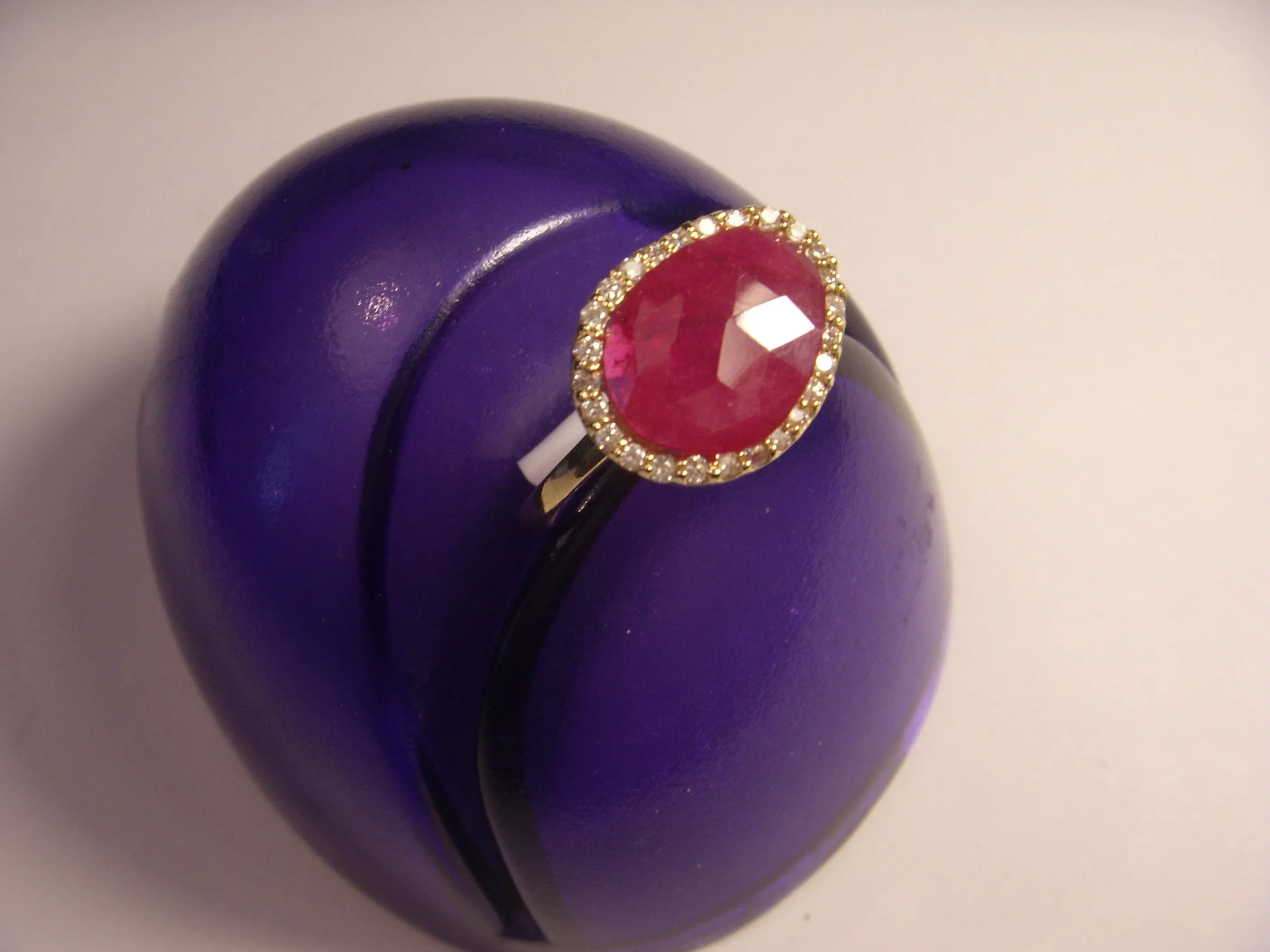 Beautiful Estate 14K Yellow Gold Ruby Diamond Band Fashion Ring
