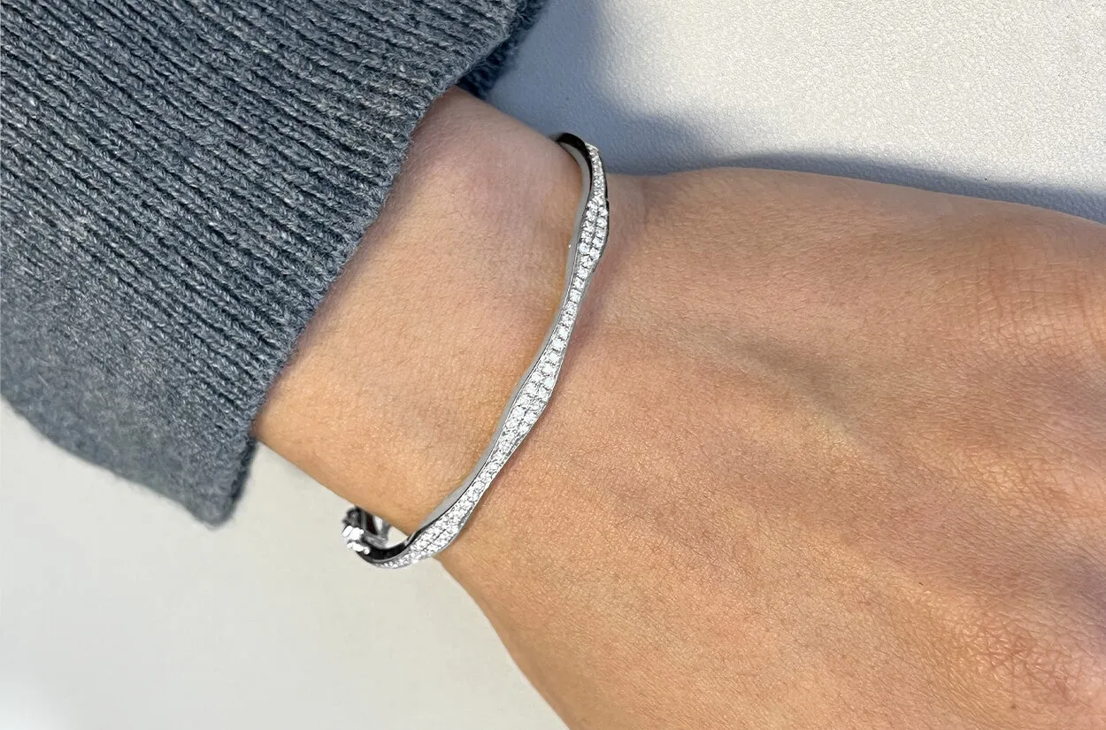 Bracelet 14kt White Gold & Diamonds Bangle Tennis