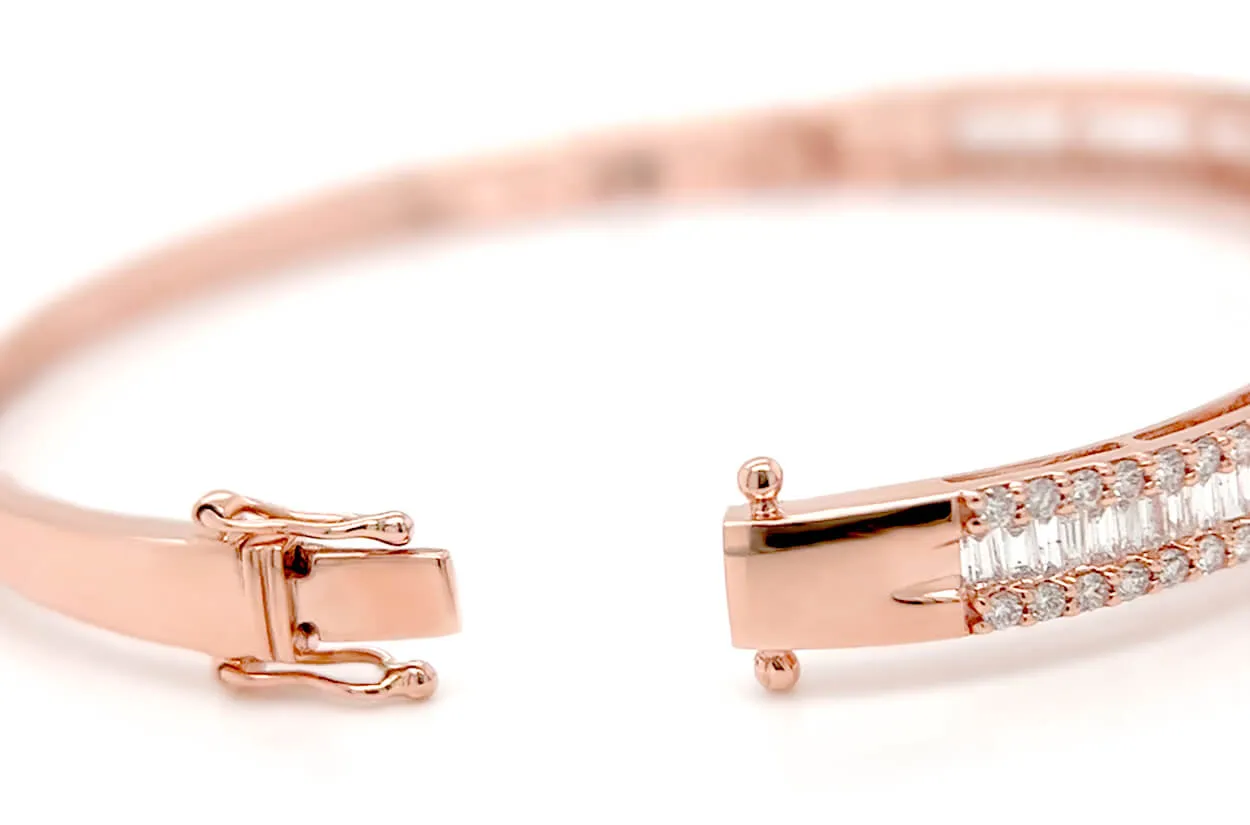 Bracelet 18kt Gold Baguette & Round Diamonds Bangle