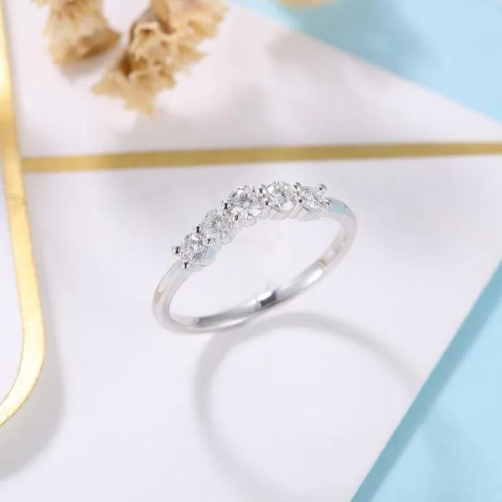 Classic Solid 14k White Gold Round Cut Diamond Wedding Band