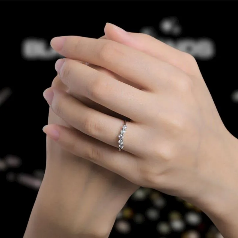 Classic Solid 14k White Gold Round Cut Diamond Wedding Band