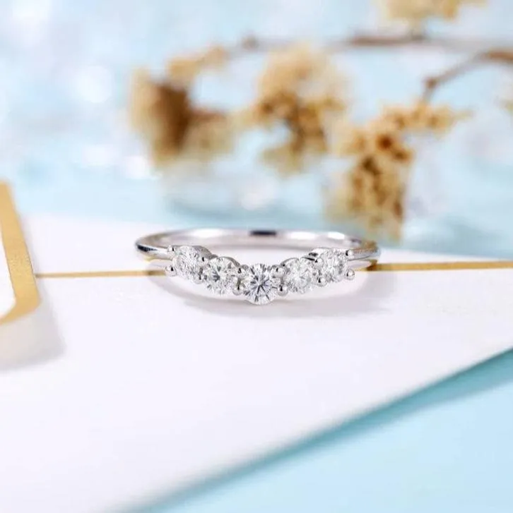 Classic Solid 14k White Gold Round Cut Diamond Wedding Band