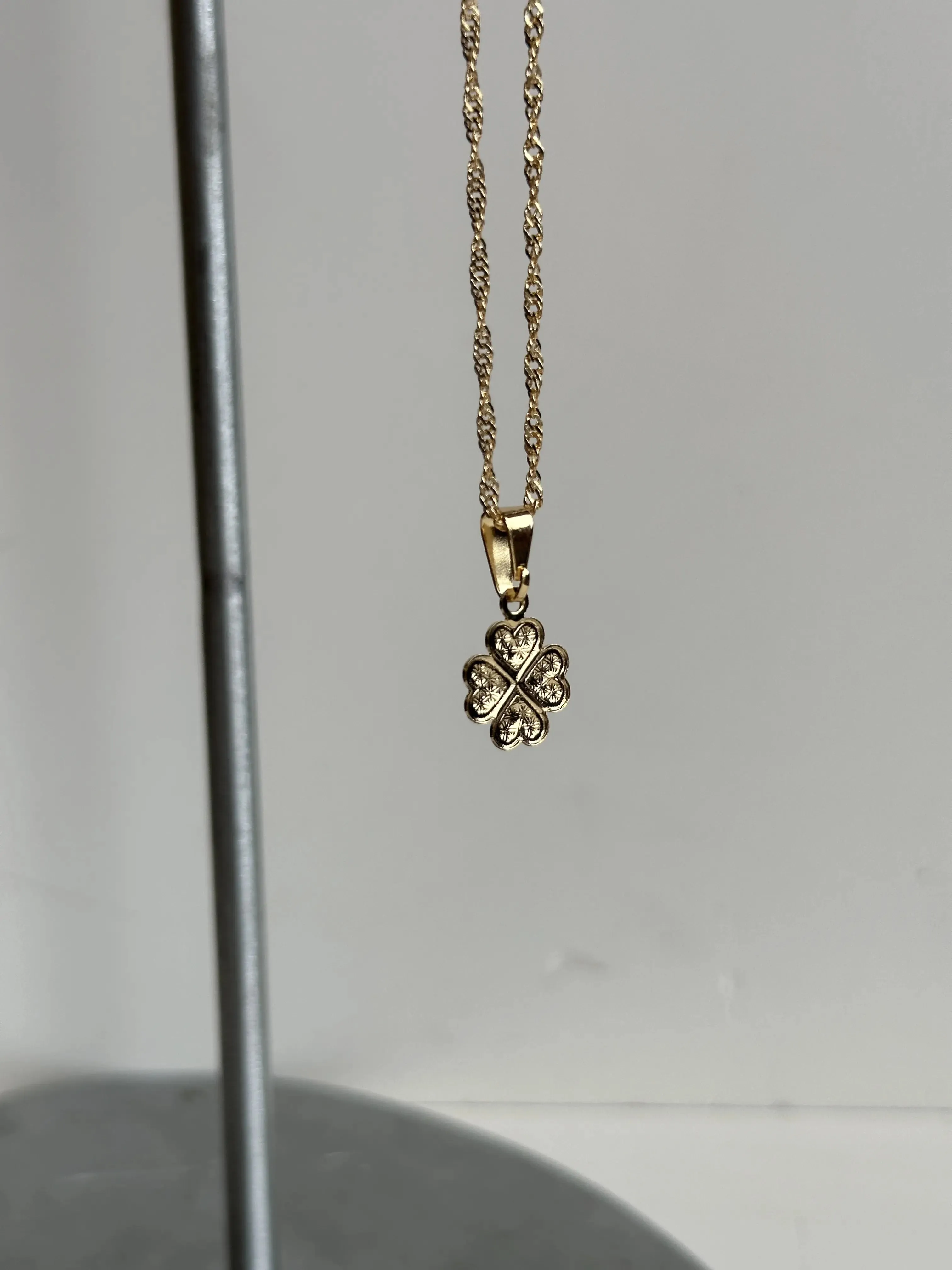 Clover 18K Gold Filled Pendant Necklace