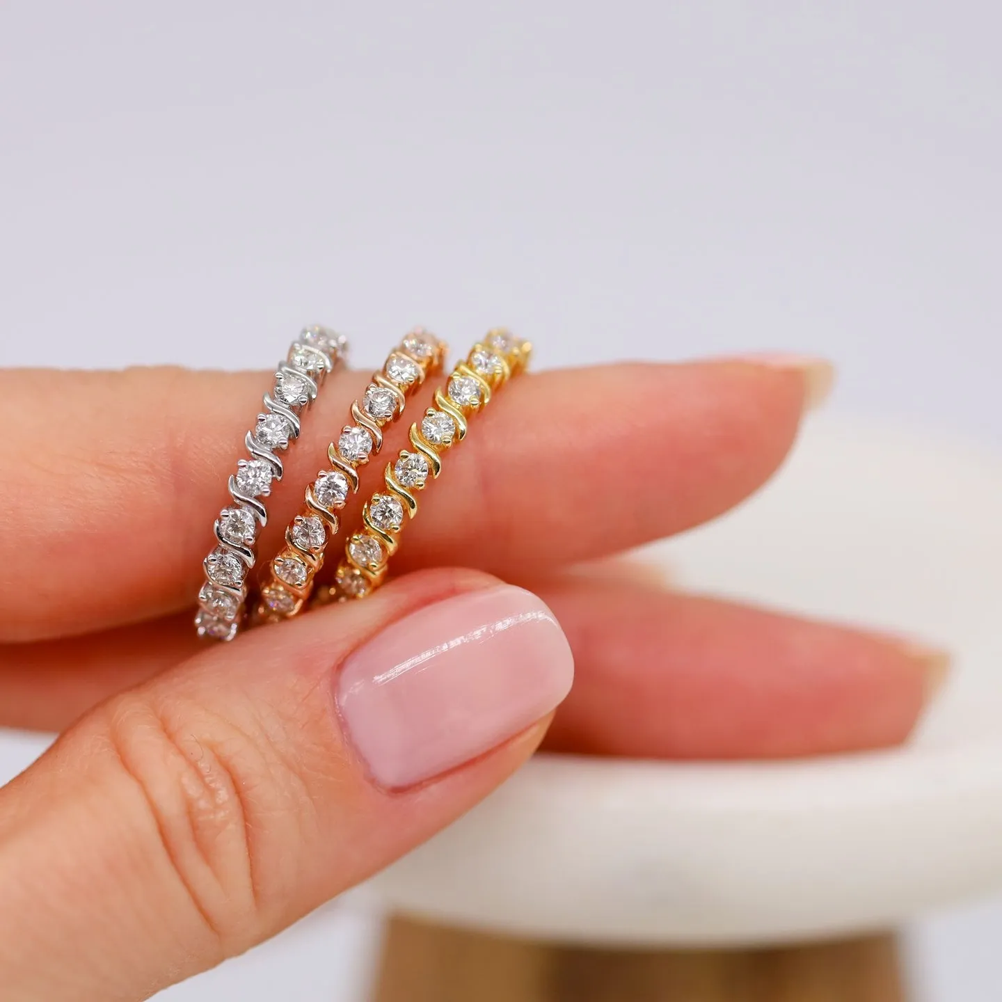 Dayle White Diamond Band