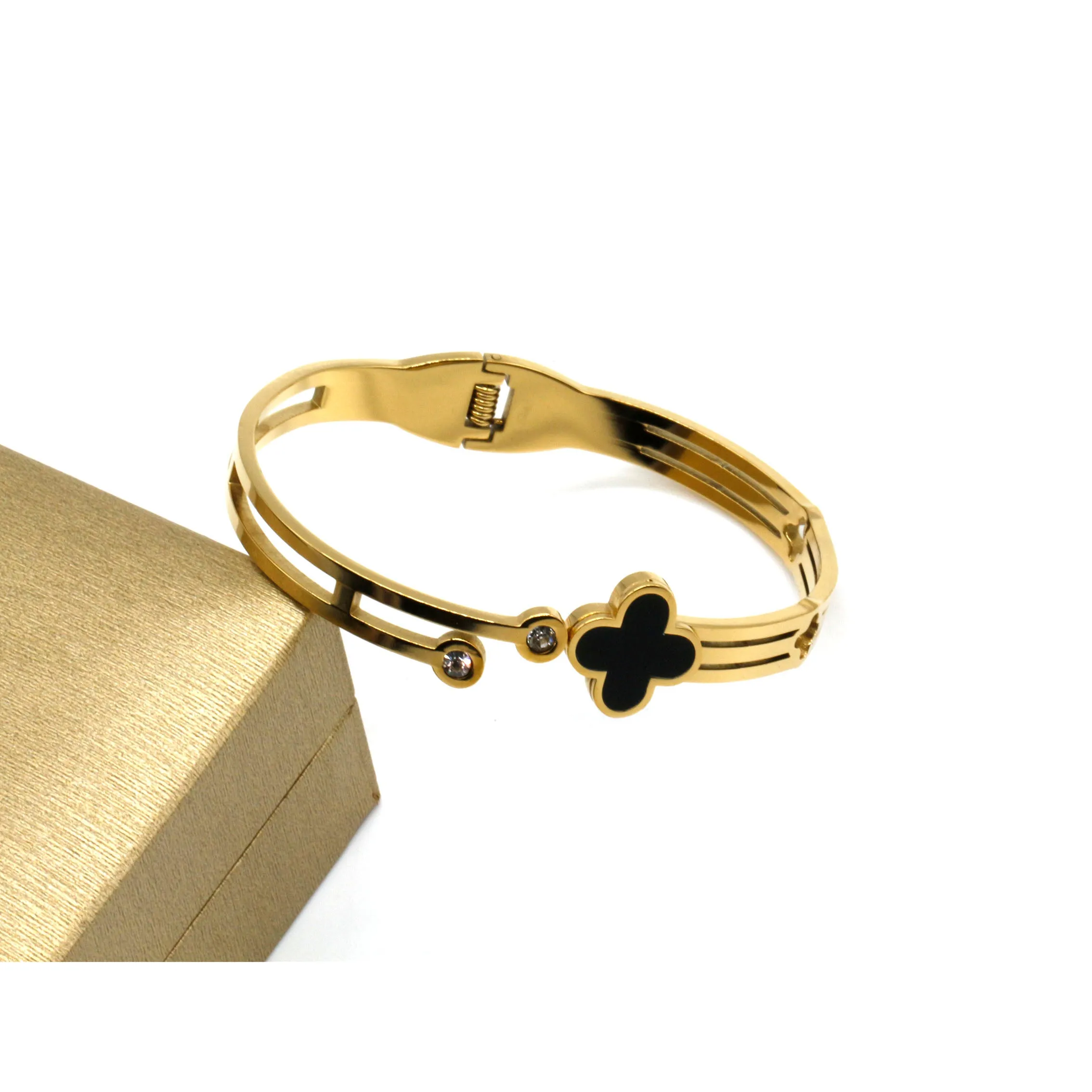 Four Leaf Clover Stainless Steel lucky and stylish Crystal Bracelet for women