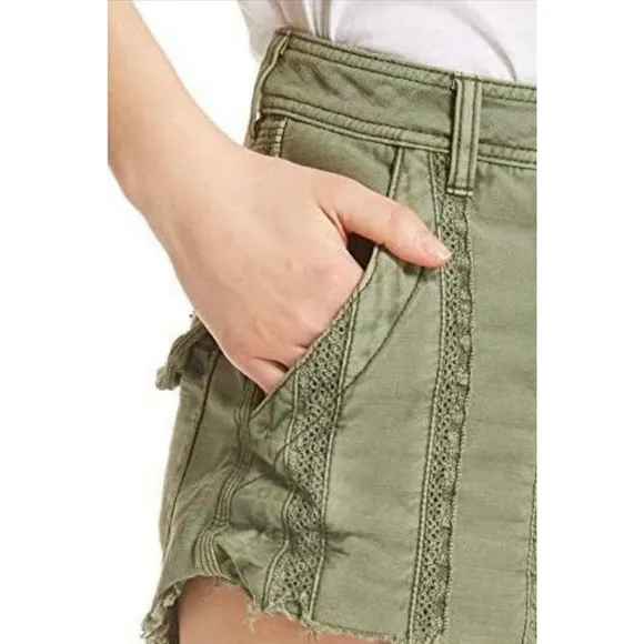 FREE PEOPLE Lace Trim Casual Denim Shorts Green Womens size 0