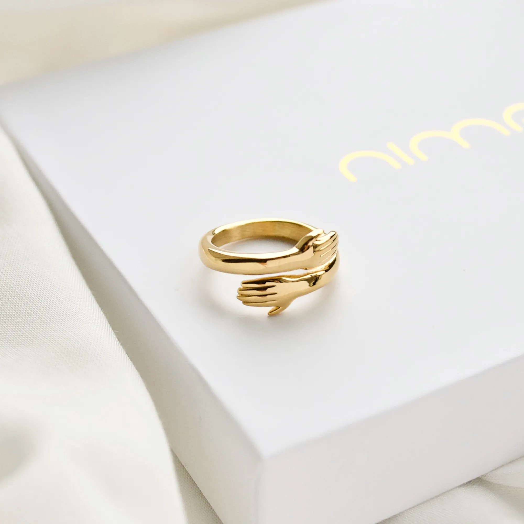 Hug Ring