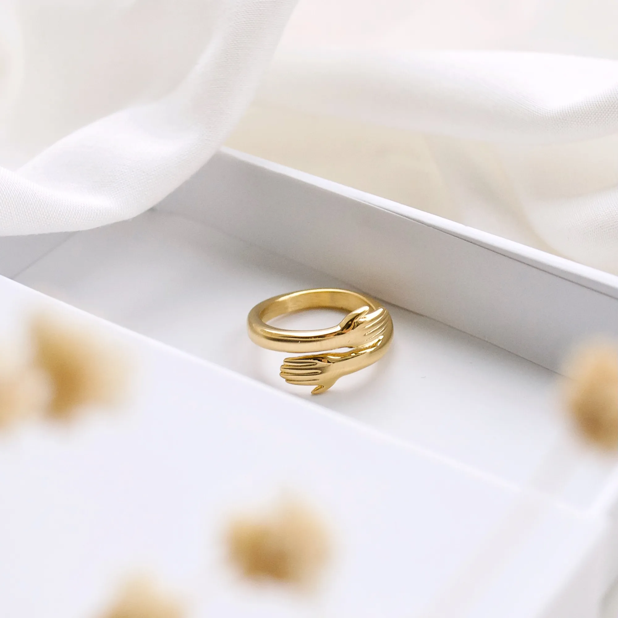 Hug Ring