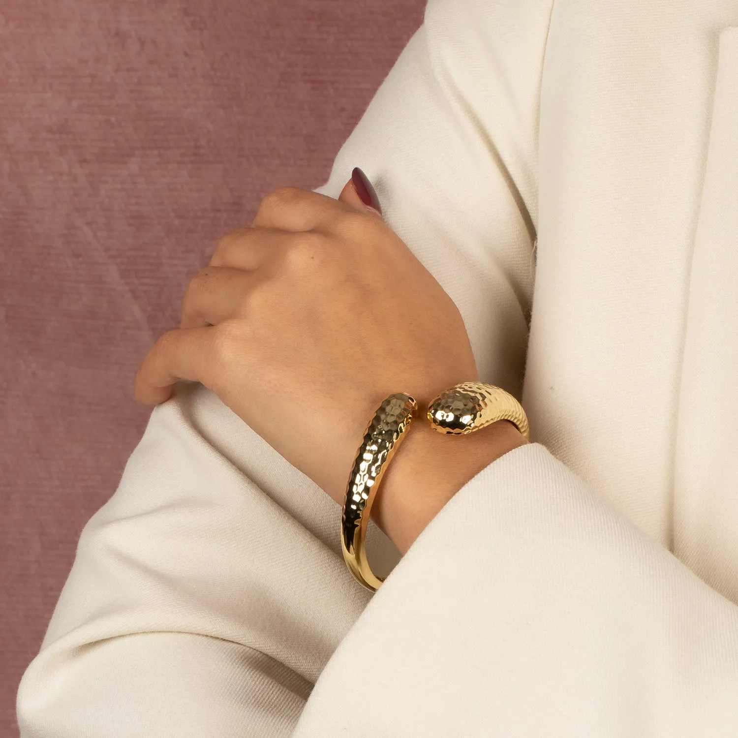 Intented Puffy Open Claw Bracelet
