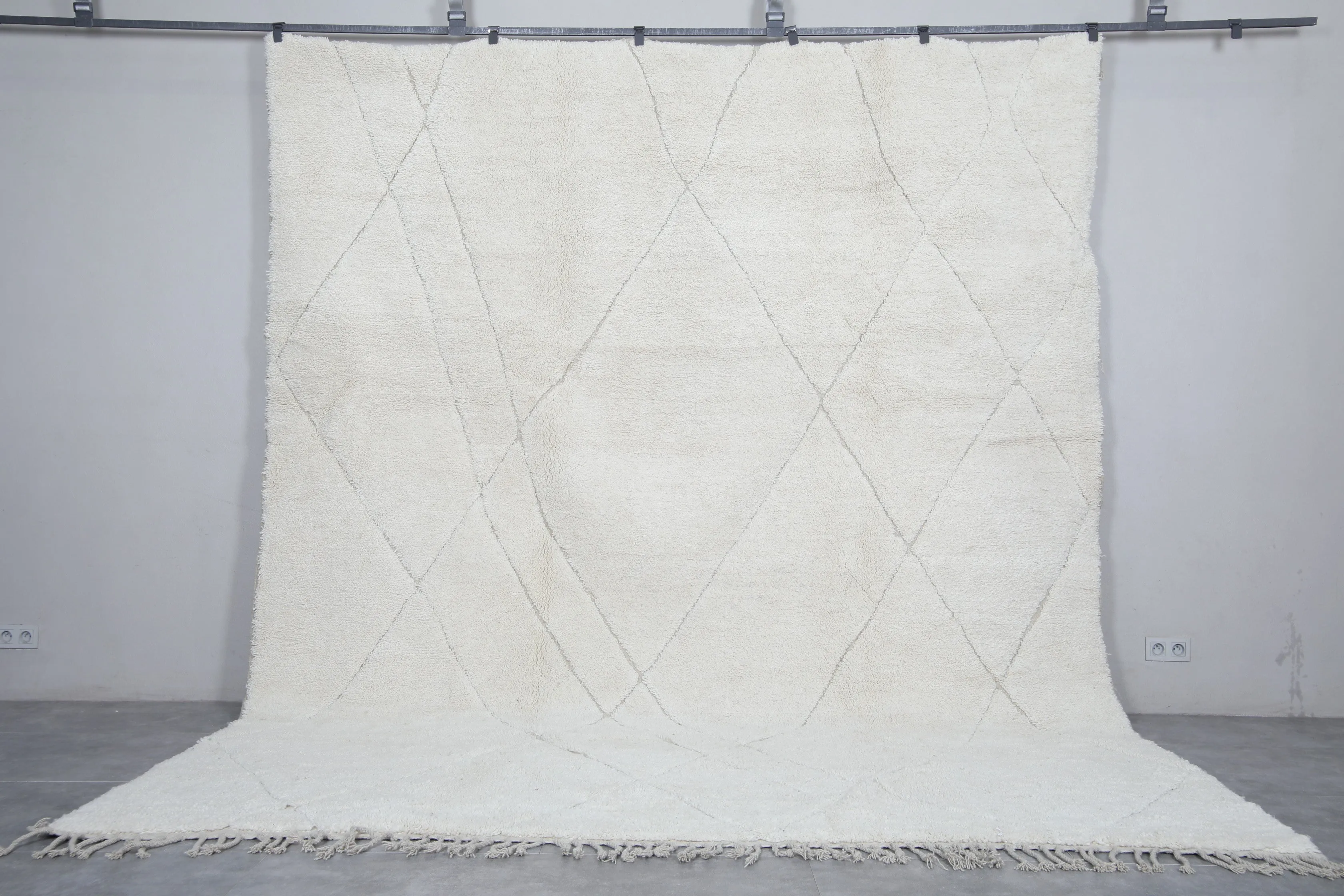 Large Moroccan Rug - 9.6 x 12.1 Feet | Luxurious White Wool Carpet