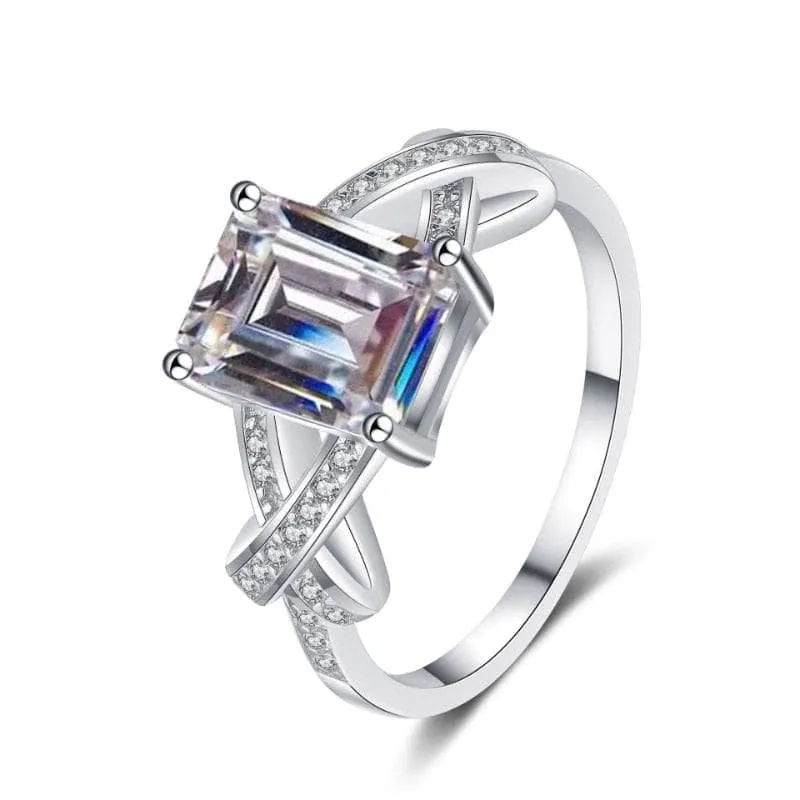Luxurious 3.0 Ct Emerald Cut Diamond Wedding Ring