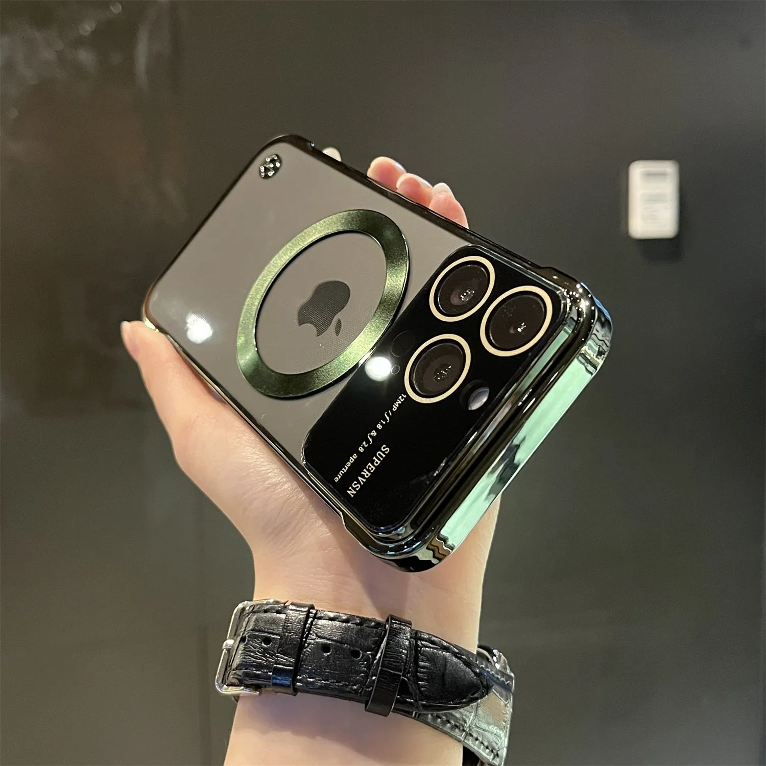 Magnetic iPhone Case Borderless Single Circle