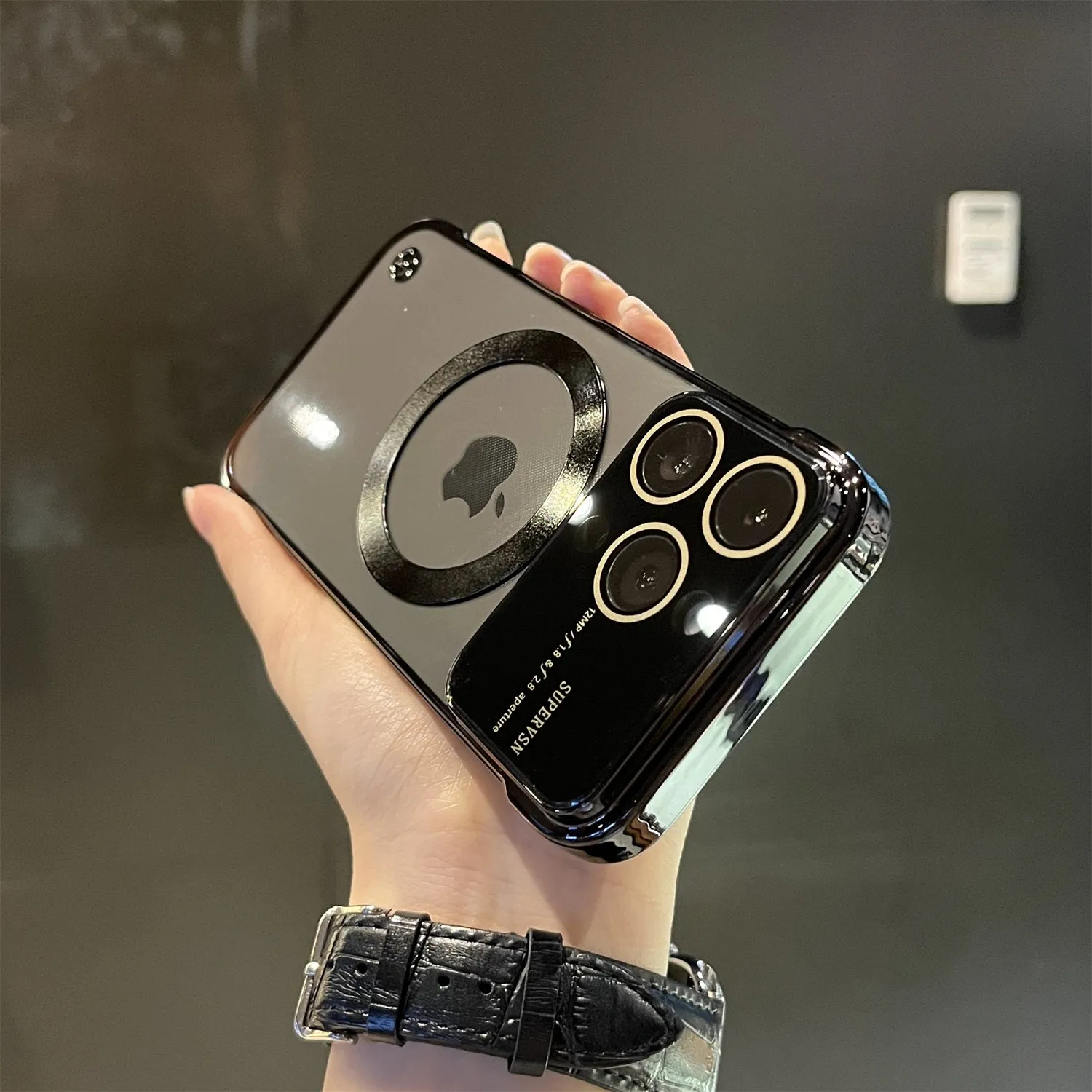 Magnetic iPhone Case Borderless Single Circle