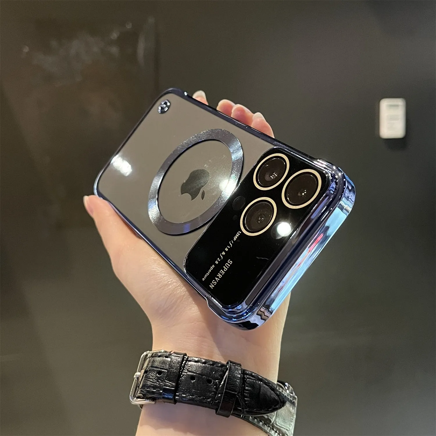 Magnetic iPhone Case Borderless Single Circle