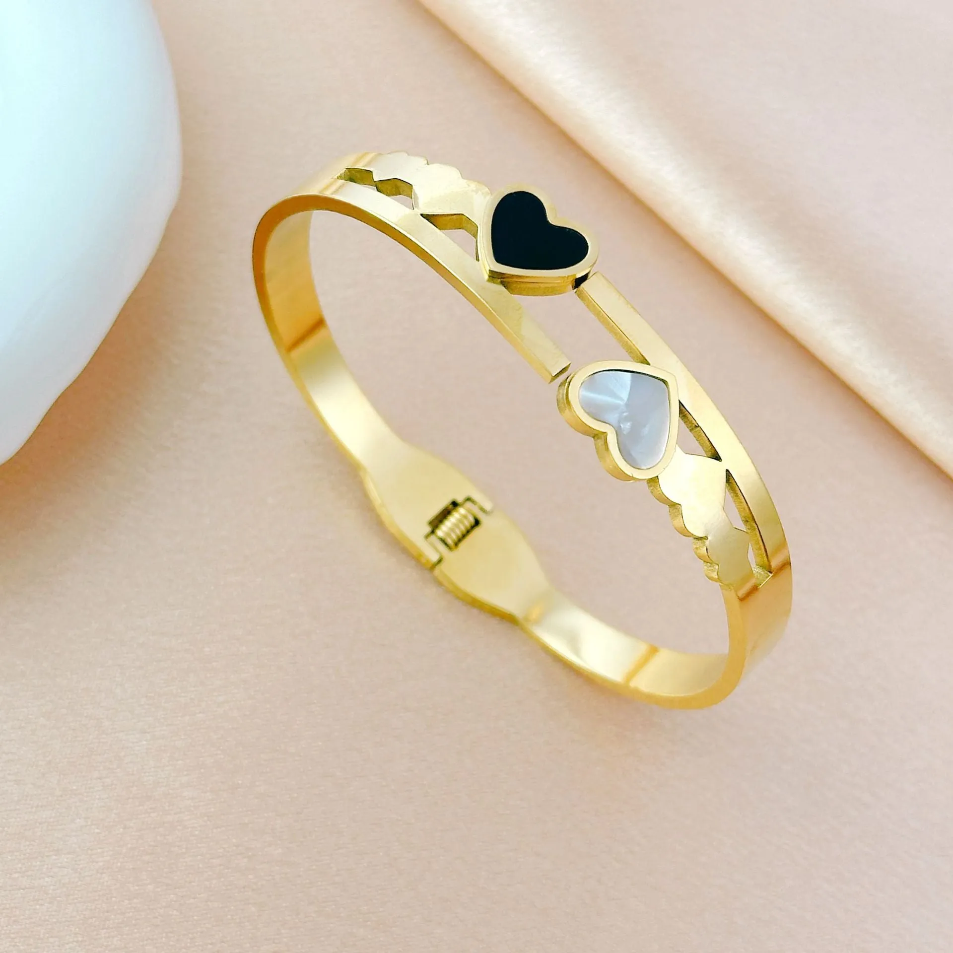Modern Love Design Gold Plated Stainless Steel Charm Bracelet Bangle for Women