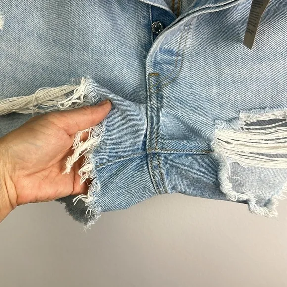 NEW Levi’s 501 Distressed Raw Hem Jean Shorts Cutofffs High Waisted 32 Cotton