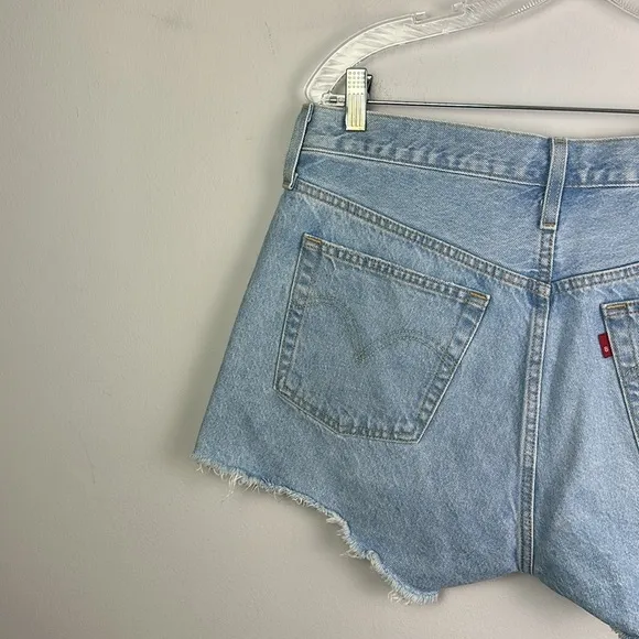 NEW Levi’s 501 Distressed Raw Hem Jean Shorts Cutofffs High Waisted 32 Cotton