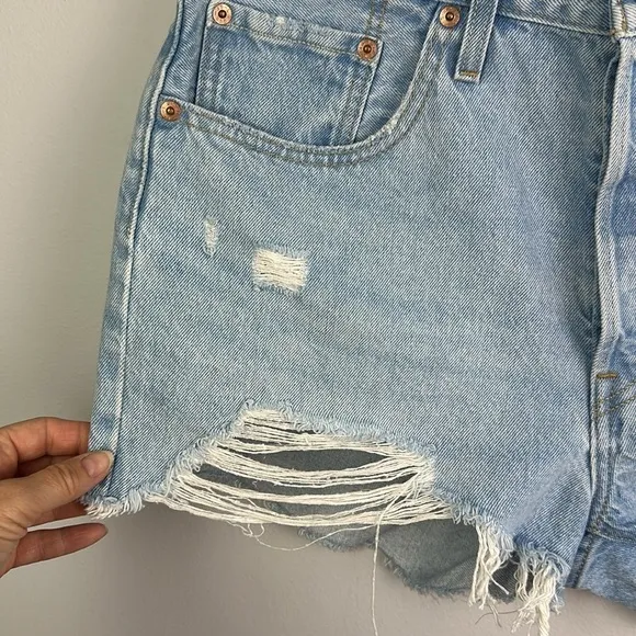 NEW Levi’s 501 Distressed Raw Hem Jean Shorts Cutofffs High Waisted 32 Cotton