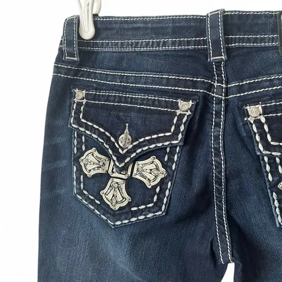 NWOT Miss Me Jeans Wmn’s Size 31 Embellished Cross Dark Wash Boot Cut JP5046817