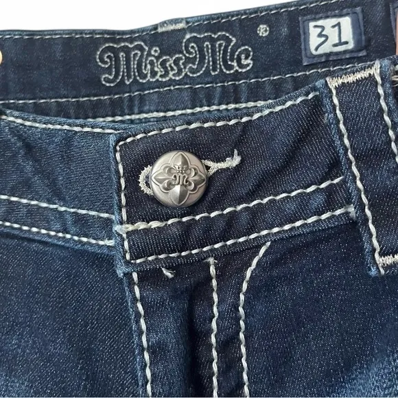 NWOT Miss Me Jeans Wmn’s Size 31 Embellished Cross Dark Wash Boot Cut JP5046817