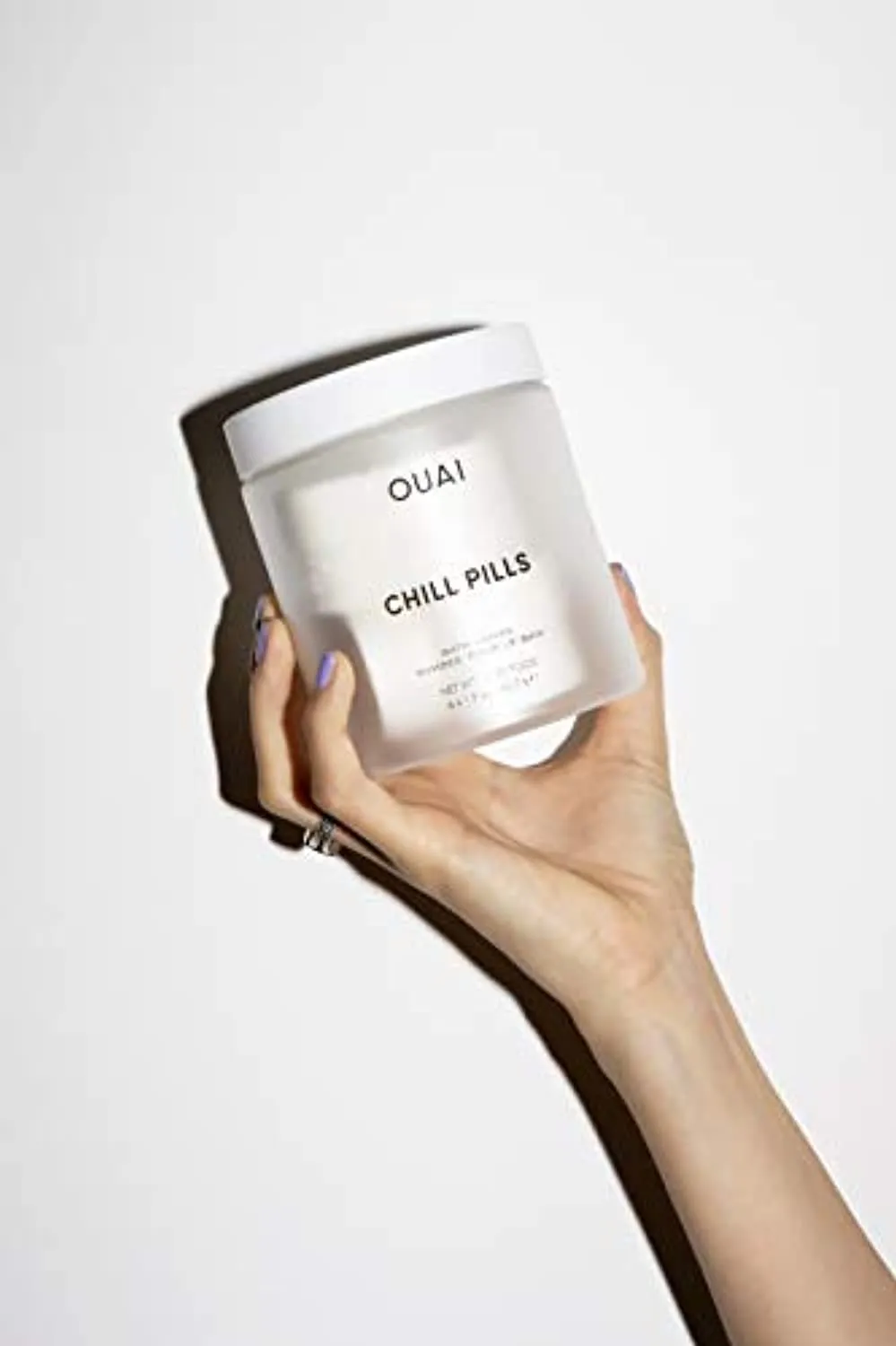 OUAI Chill Pills. Escape to Your Own Relaxing Spa with Jasmine and Rose Scented Bath Bombs. Unwind While Jojoba, Safflower and Hemp Seed Oil Improve Texture, Moisturize and Calm Skin. (6 x 1.5 oz)