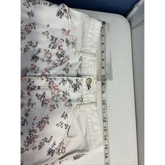 Rag &amp; Bone HIGH RISE Floral Jean Shorts Denim Size 28 x 2.5&quot; Casual