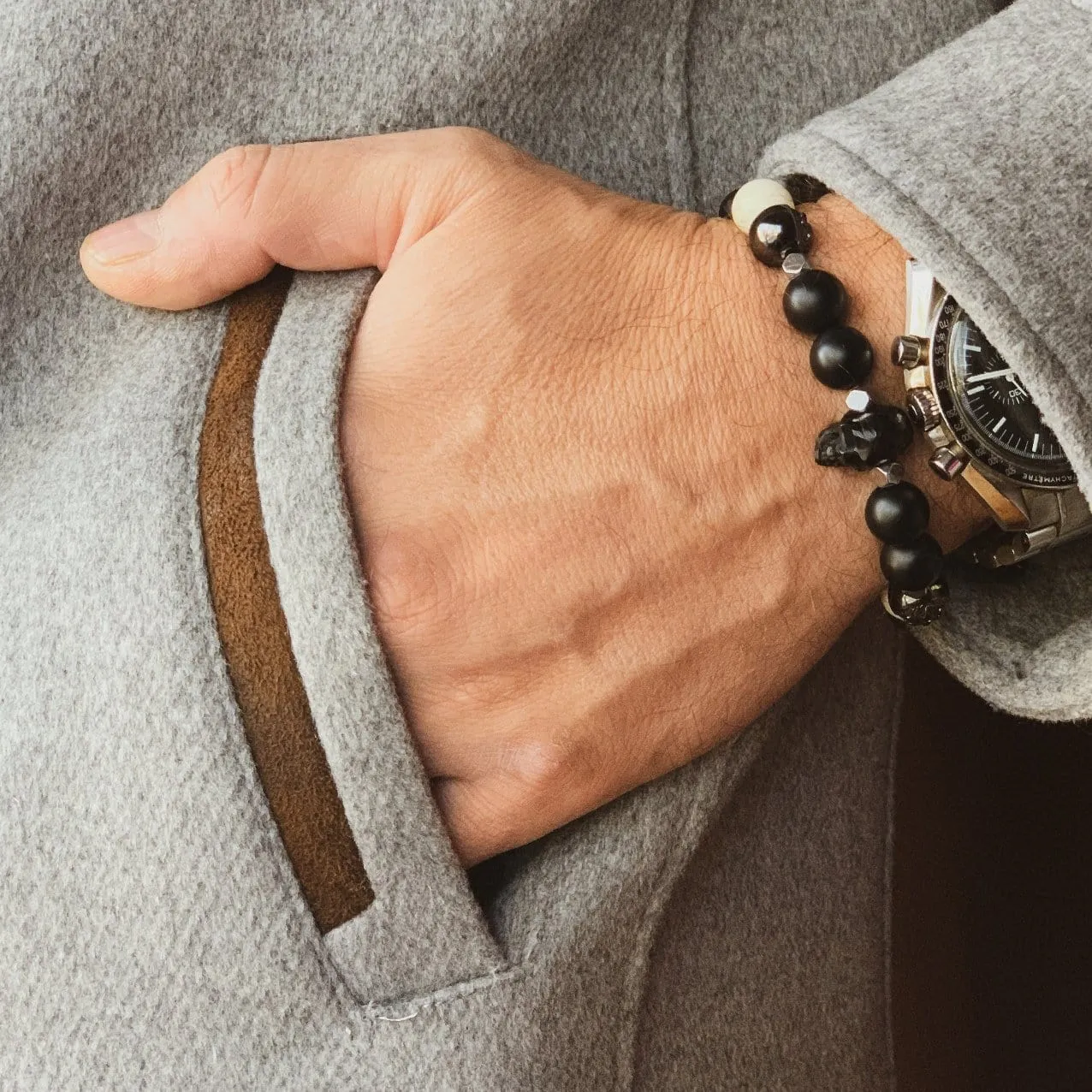Stylish Black Onyx Bracelet with Horn Skull, Ox Bone and Hematite in Rhodium | 10MM