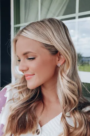 Teien Stud Earrings - Silver