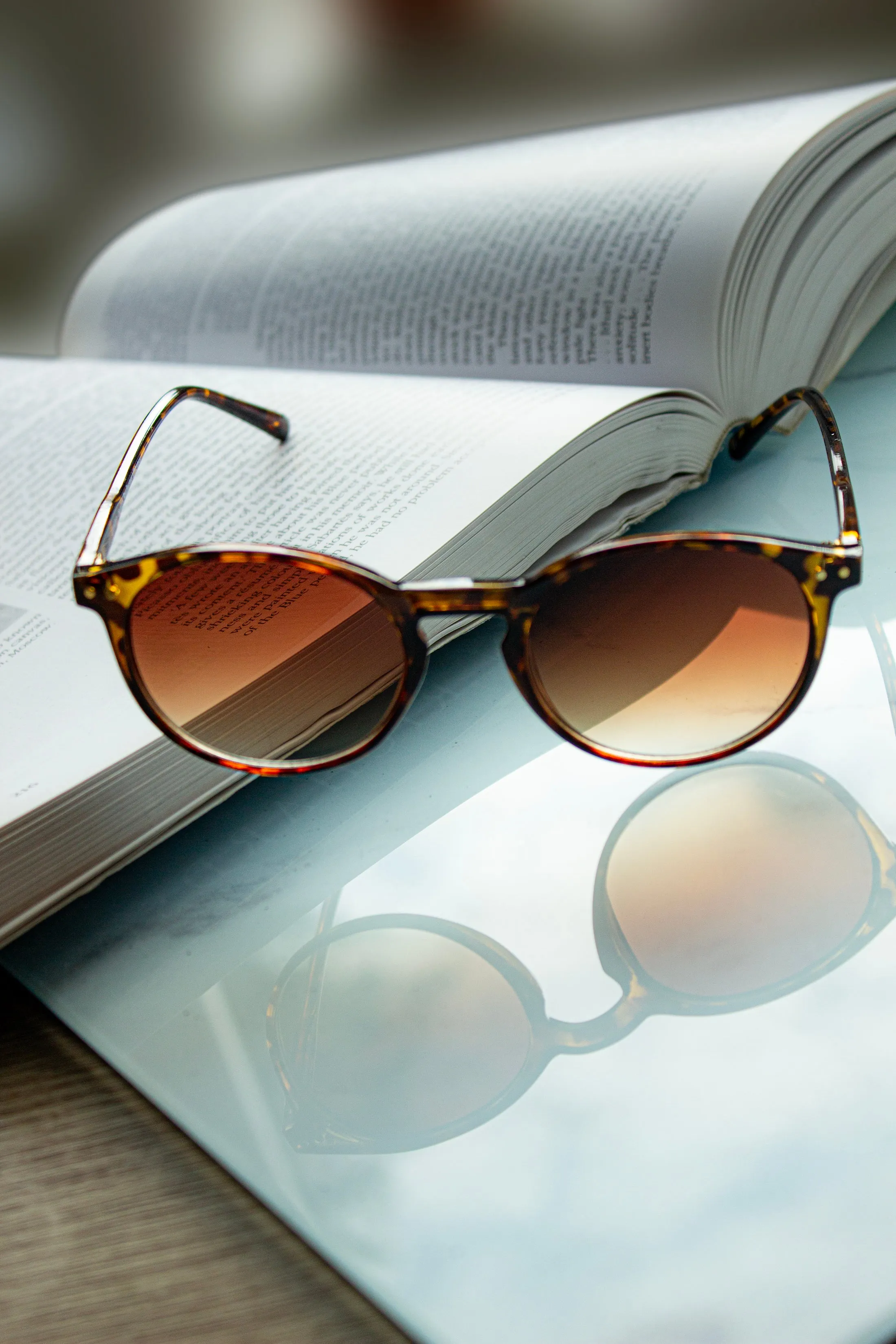 Thin Classic Round Retro Sunglasses