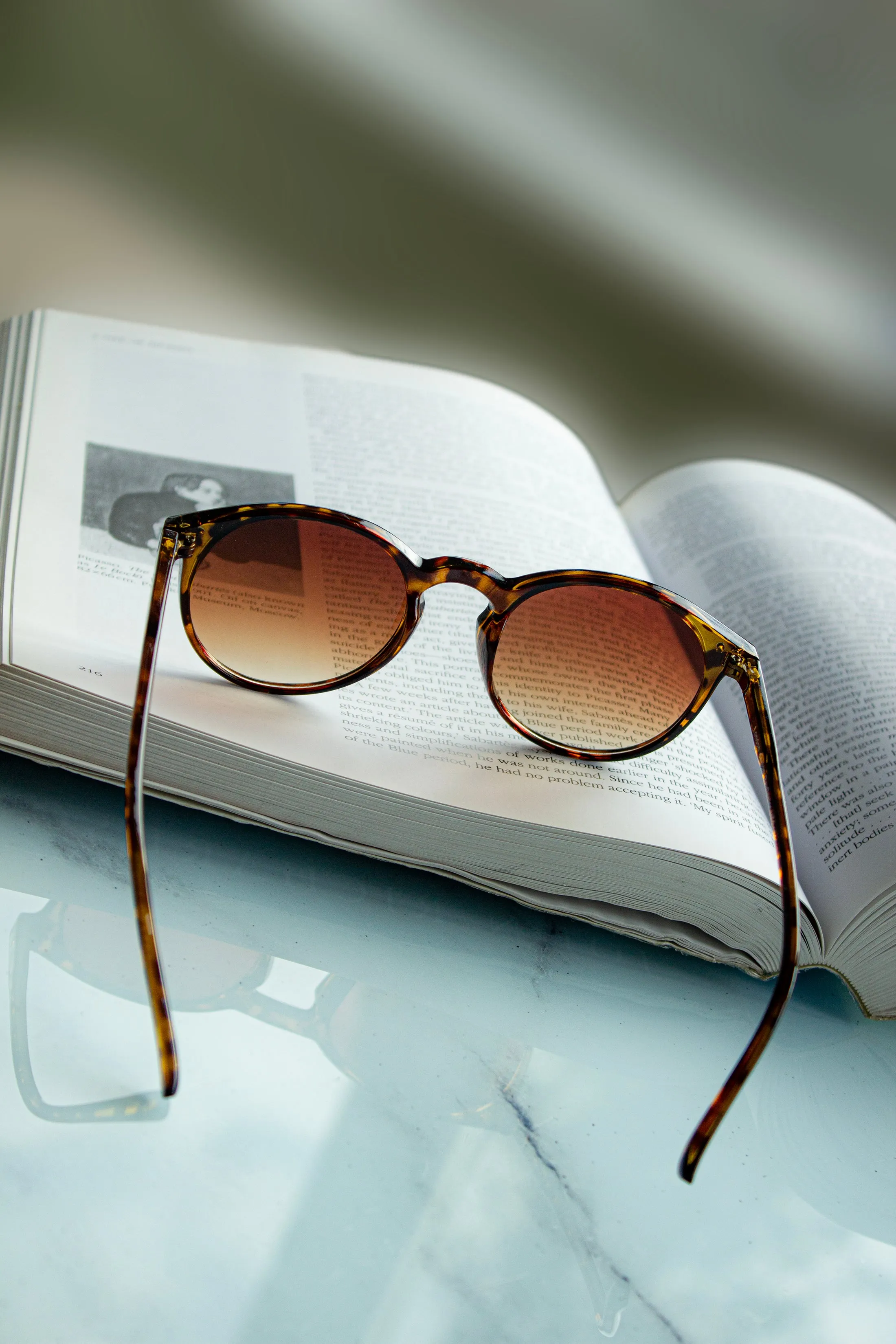 Thin Classic Round Retro Sunglasses
