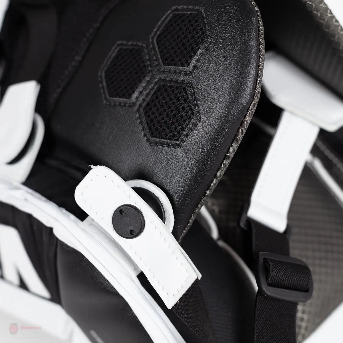 Vaughn Velocity VE8 Pro Carbon Senior Goalie Leg Pads
