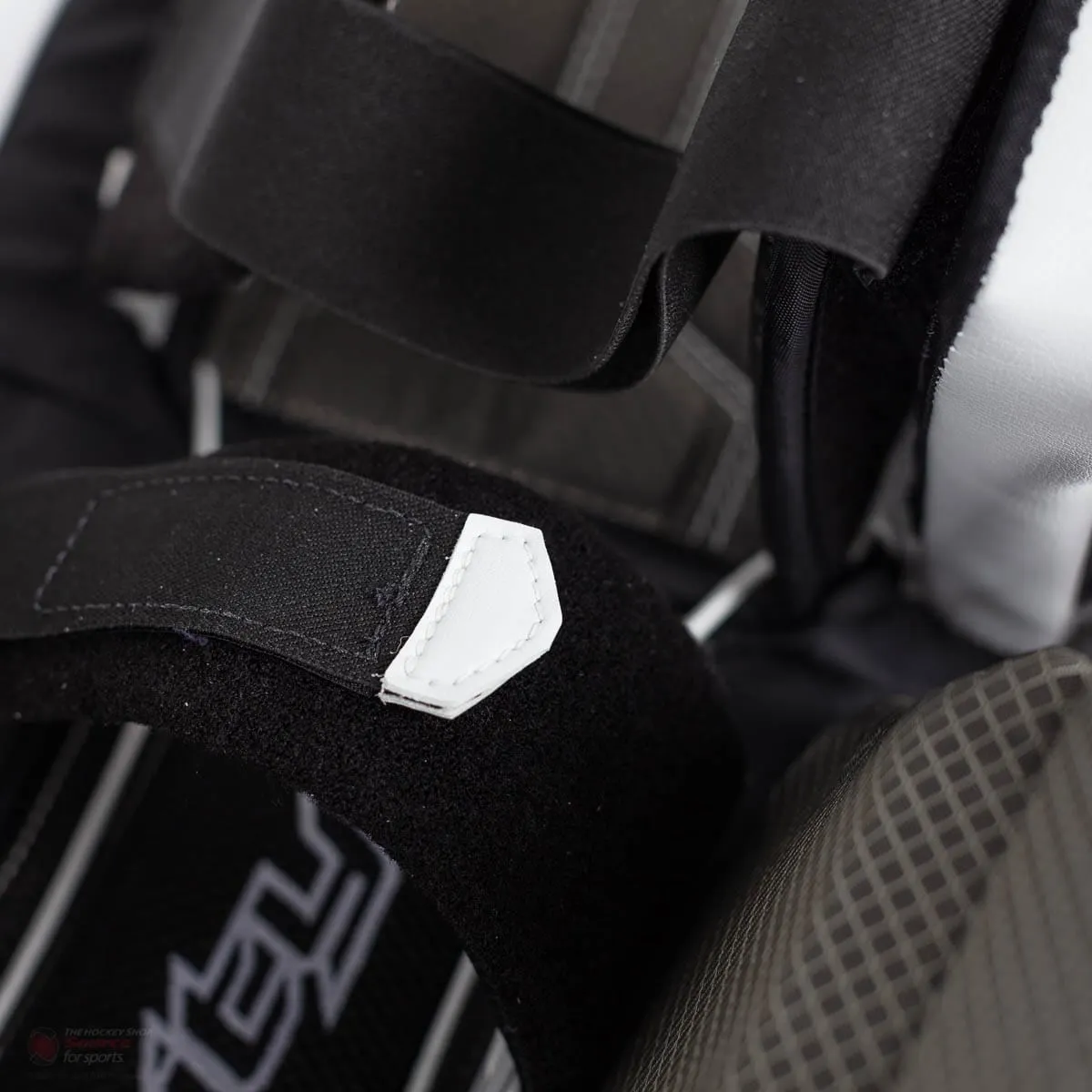 Vaughn Velocity VE8 Pro Carbon Senior Goalie Leg Pads