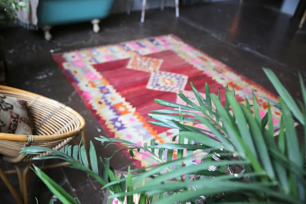 Vintage Milas Bencik Kilim 5.7x6.10